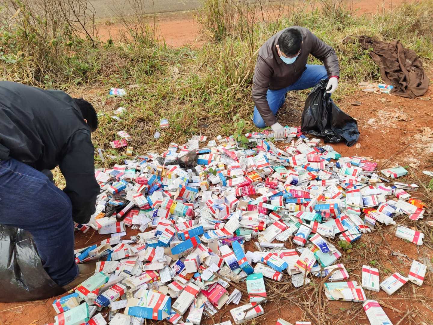 Agentes da Vigilância Sanitária recolheram todos os medicamentos