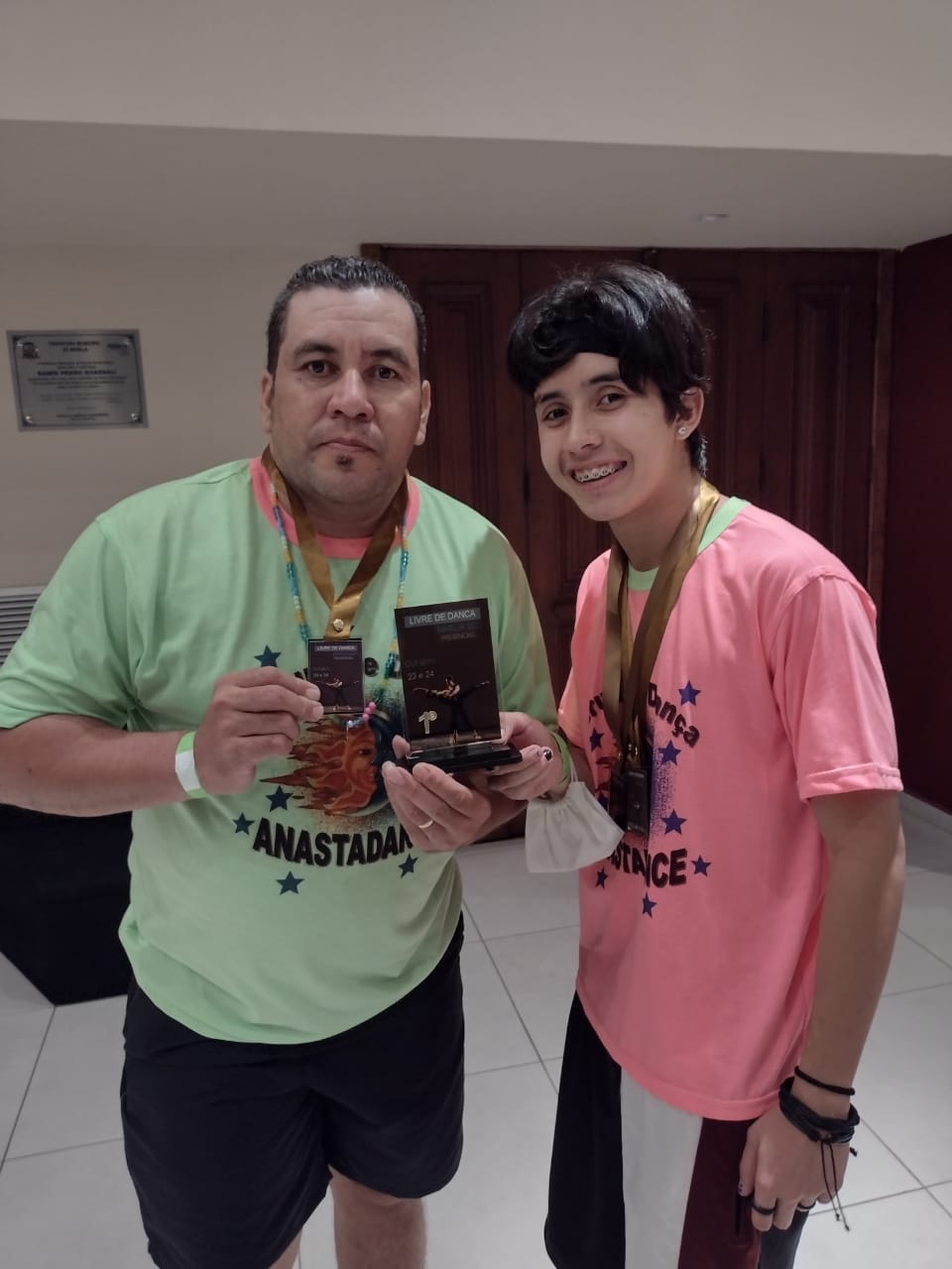 Grupo é coordenado pelo professor Betinho, que é coreógrafo e professor de Zumba e Ritmos