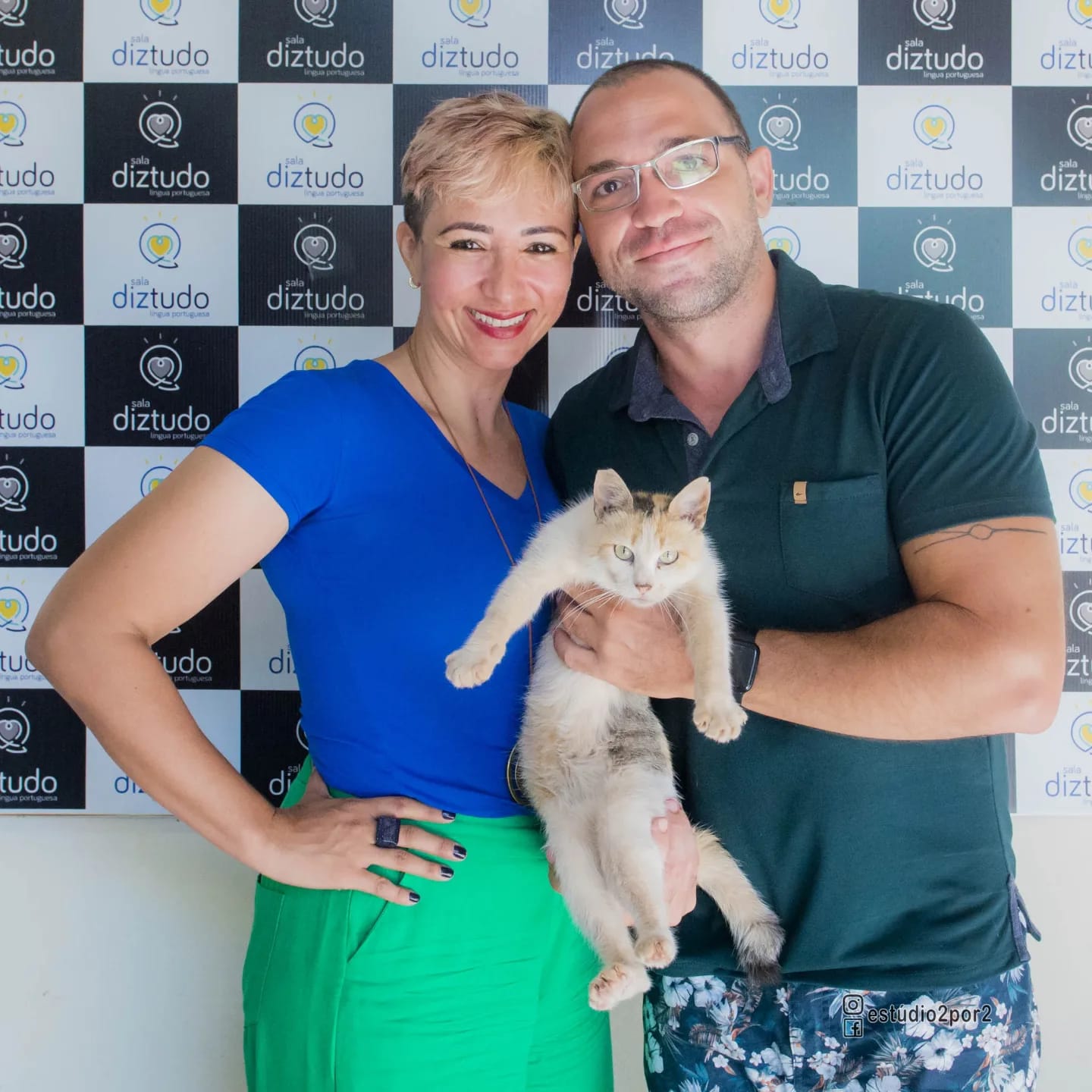 Professora Márcia com o Coordenador do Sala DizTudo e a mascote ENEM