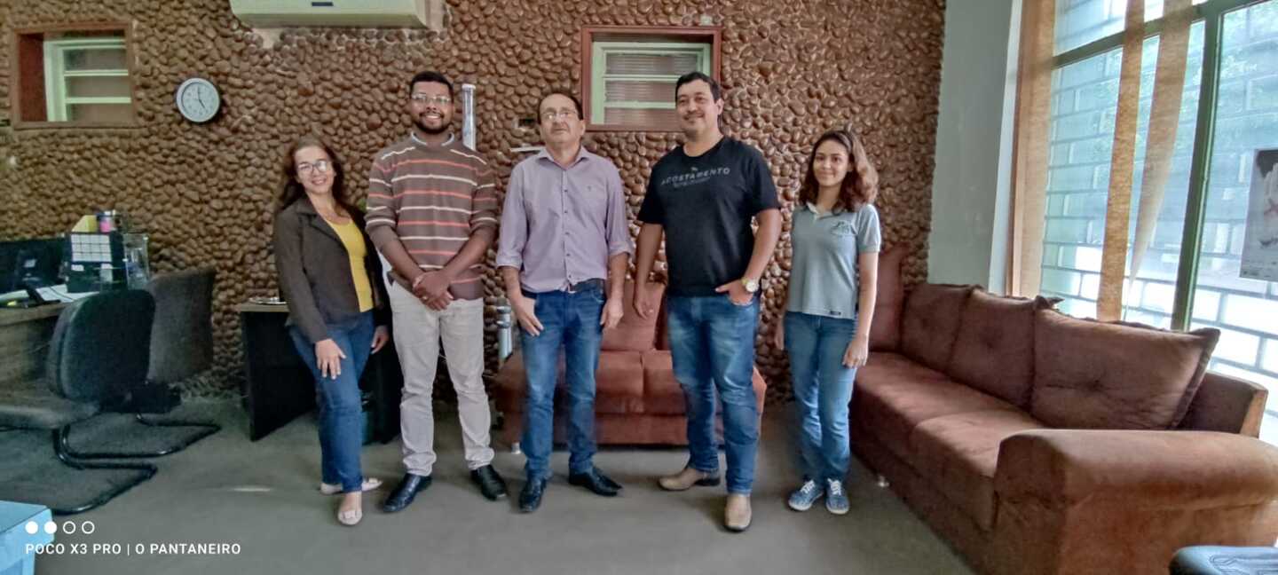  A trajetória brilhante de trabalho e muita dedicação no cartório, Eder conquistou o respeito e a admiração de seus colegas de trabalho