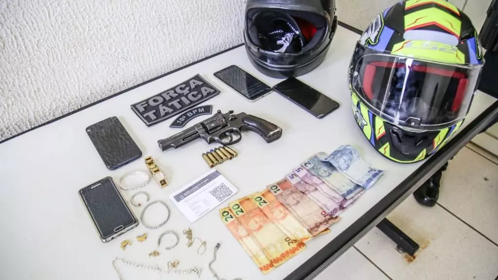 Objetos encontrados no carro