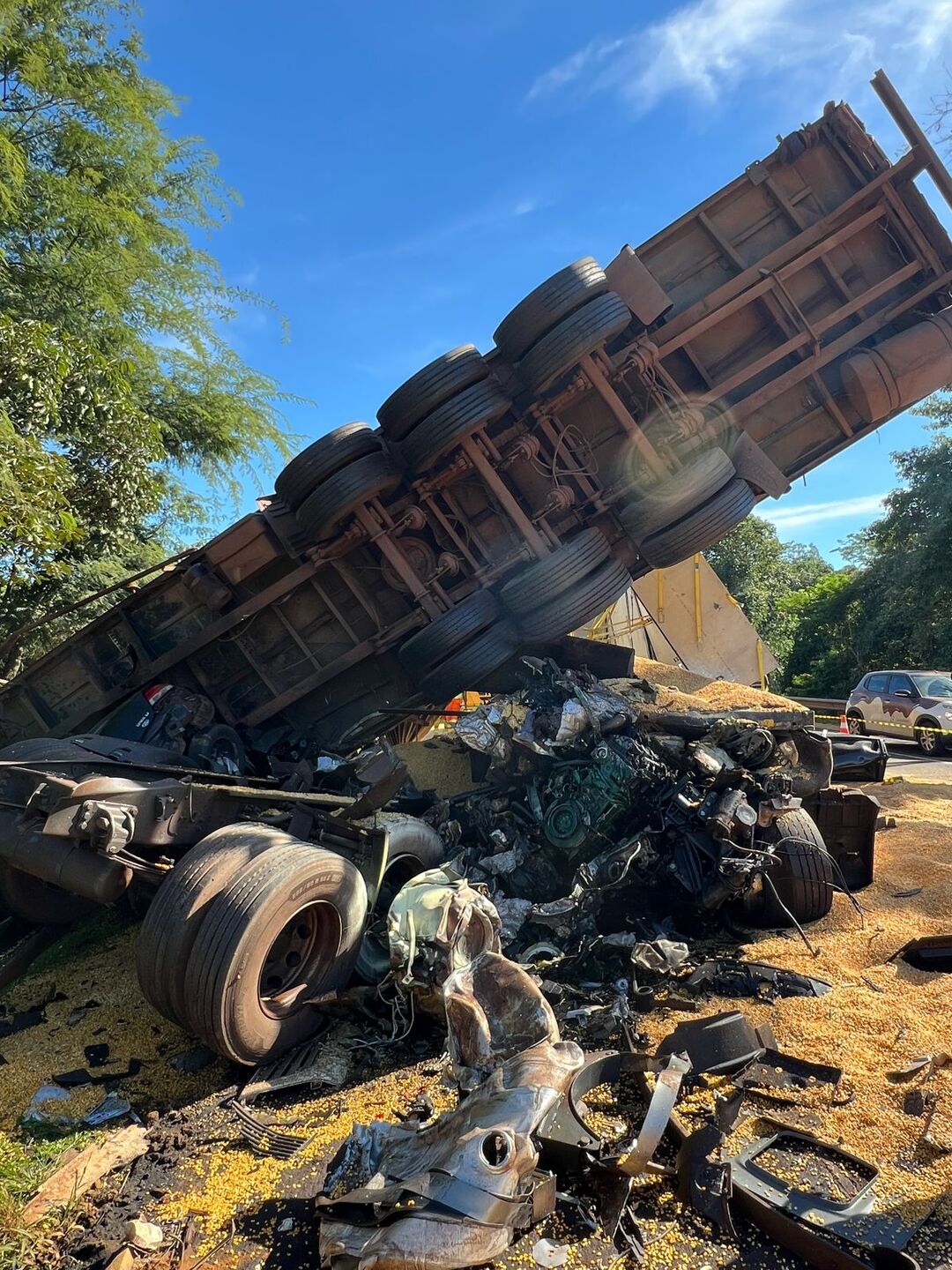Veículos destruídos