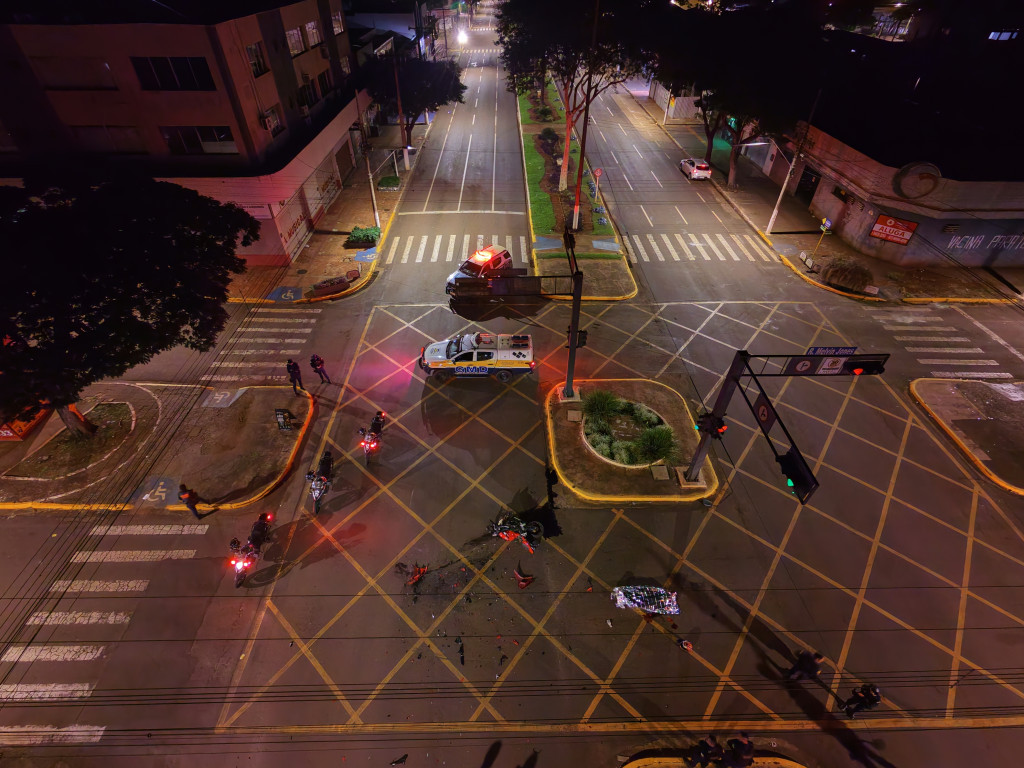 Viaturas no cruzamento onde motociclista morreu