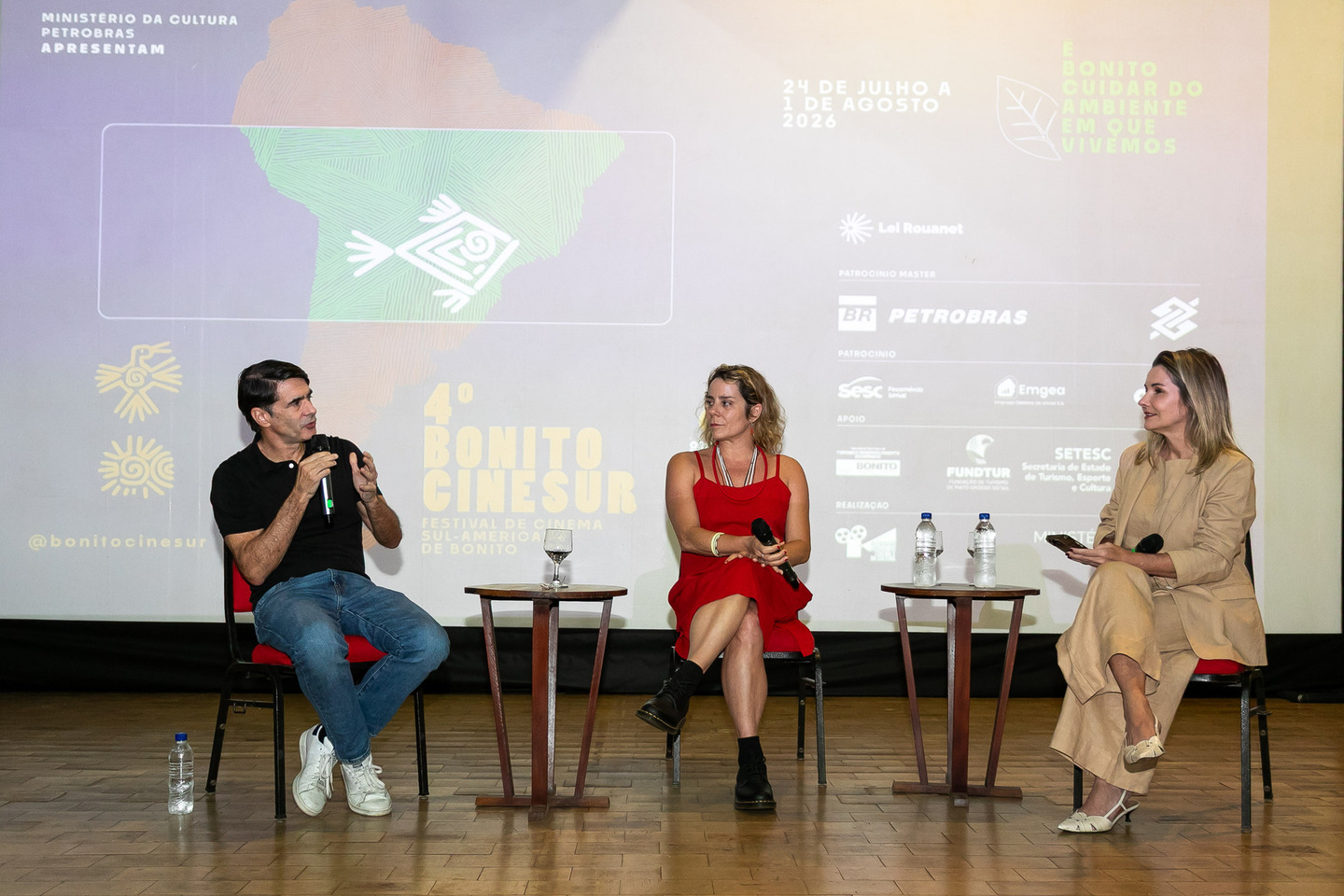 Bonito conquista João Moreira Salles durante festival de cinema2
