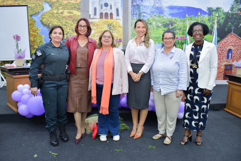 Seminário regional discute políticas de proteção às mulheres em Aquidauana9