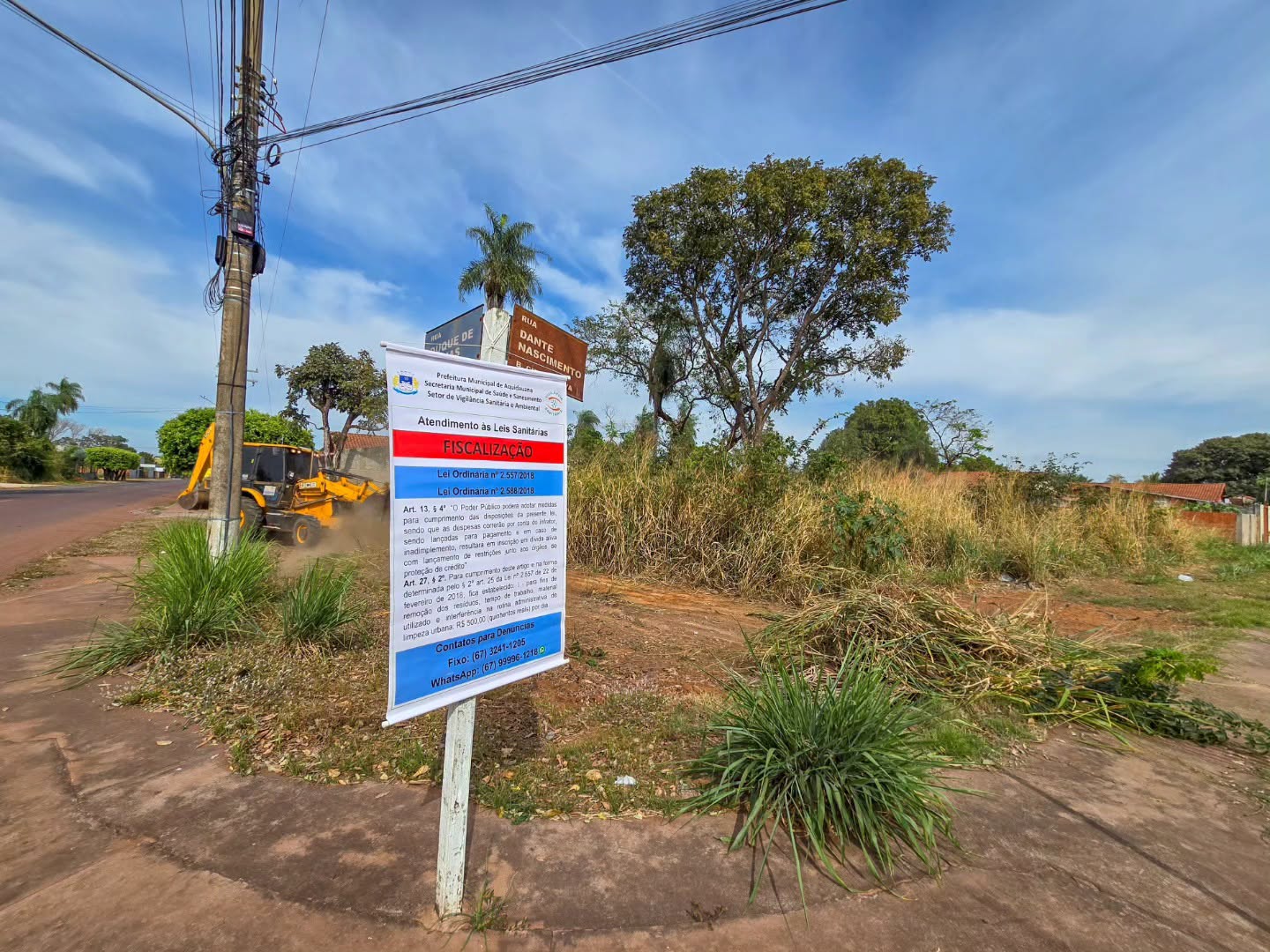 Prefeitura inicia limpeza de terrenos com mato e resíduos em Aquidauana2