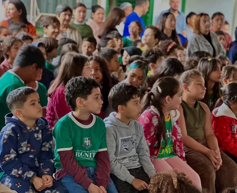 Bonito entrega 2,6 mil mochilas para alunos da rede municipal3